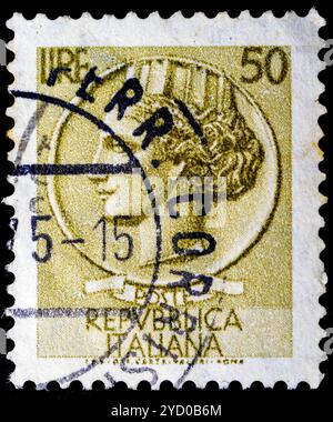 30 lire Siracusana fluorescente - francobollo italiano con una moneta greca di illustrazione Siracusa 1968/1969 serie ordinaria - francobollo italiano Foto Stock