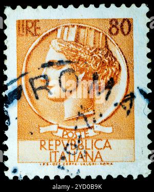 30 lire Siracusana fluorescente - francobollo italiano con una moneta greca di illustrazione Siracusa 1968/1969 serie ordinaria - francobollo italiano Foto Stock