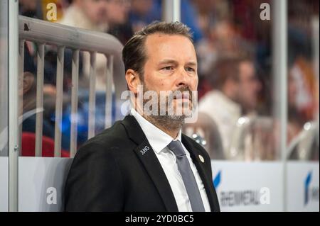 24.10.2024, Eishockey: Penny DEL, Saison 2024/2025, 12. Spieltag, Düsseldorfer EG - Augsburger Panther im PSD Bank Dome a Düsseldorf. Thomas Dolak (Augsburger Panther, Co-Trainer) ist zurueck an alter Wirkungsstaette. Foto: Kirchner-Media/TH Foto Stock