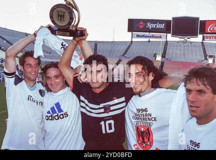 DC United Players con il trofeo dei campioni della Eastern Conference a Tampa, Florida Foto Stock