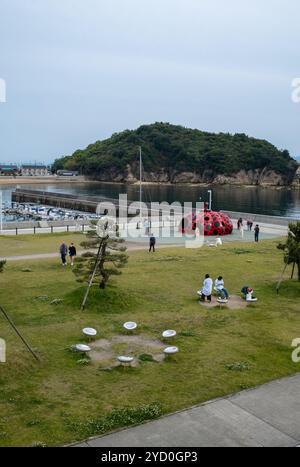 Porto di Miyanoura nell'Isola d'Arte di Naoshima in Giappone Foto Stock