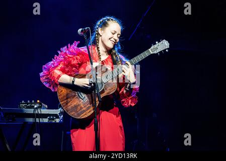 Concerto di musica - Anna B Savage - apertura St. Vincent Anna B Savage Milano Fabrique Italia Copyright: XMirkoxFava/TSCKx/xLiveMediax LPM 1573859 Foto Stock