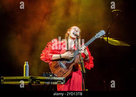 Concerto di musica - Anna B Savage - apertura St. Vincent Anna B Savage Milano Fabrique Italia Copyright: XMirkoxFava/TSCKx/xLiveMediax LPM 1573856 Foto Stock