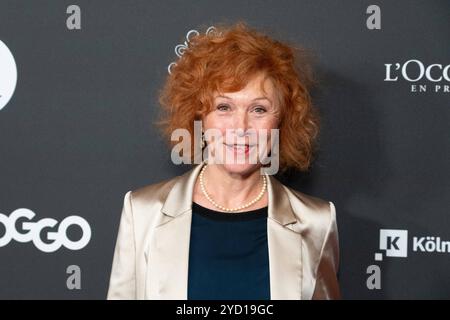 Heike TRINKER, Schauspielerin, Ritratto, Porträt, Ritratto, Angeschnittenes Einzelbild, Einzelmotiv, Roter Teppich, Red Carpet Show, Ankunft, arrivo, Film Festival Cologne Awards a Koeln, 24.10.2024. *** Heike TRINKER, attrice, ritratto, ritratto, immagine singola ritagliata, motivo singolo, red carpet, red carpet show, arrivo, arrivo, arrivo, Festival cinematografico Cologne Awards a Colonia, 24 10 2024 Foto Stock