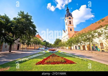 Vista sulla piazza e sull'architettura della città di Sombor Foto Stock