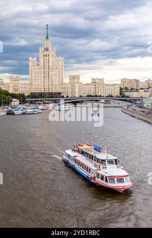 Navi da crociera sul fiume Moskva Foto Stock