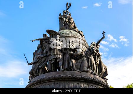 Dettaglio del monumento millenium di Russia" (1862) di Veliky Novgorod, Russia Foto Stock