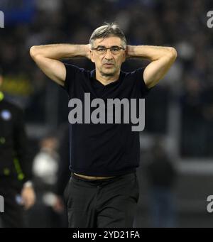 Roma, Italia. 24 ottobre 2024. Il capo-allenatore della Roma Ivan Juric reagisce durante la partita di UEFA Europa League tra la Roma e la Dinamo Kiev a Roma, in Italia, il 24 ottobre 2024. Crediti: Augusto Casasoli/Xinhua/Alamy Live News Foto Stock