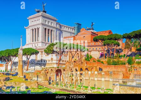 Reperti archeologici e oggetti storici di Roma, uniti dal nome - Foro Romano.Il Foro di Cesare. Foro di Cesare Julia. Foto Stock