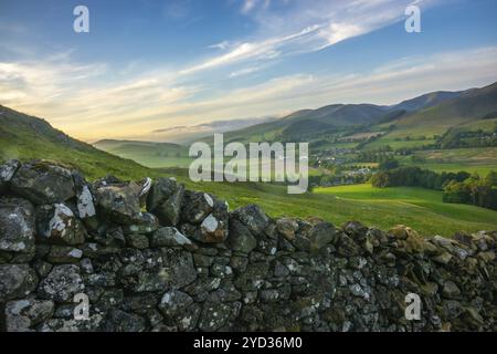 Paesaggio del bellissimo rotolamento Scottish Borders campagna al tramonto Foto Stock