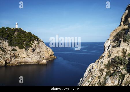 Una vista della Punta de Capdepera e del faro nella parte orientale di Maiorca Foto Stock