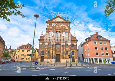 Wurzburg. Chiesa cattolica di San Michele vista strada a Wurzburg, Baviera regione della Germania Foto Stock