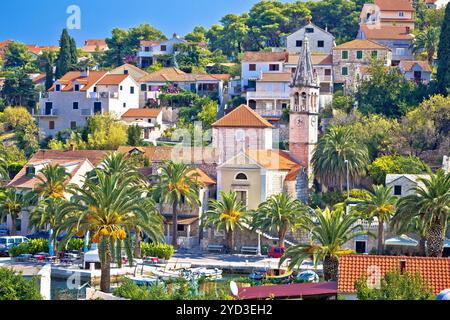 Vista del villaggio di Splitska sull'isola di Brac Foto Stock