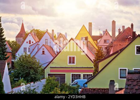 Rothenburg ob der Tauber offre la vista dei tetti dalle mura della città Foto Stock
