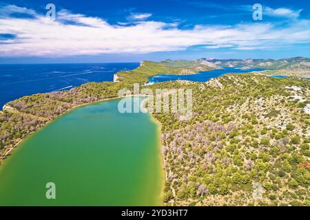 Il parco naturale Telascica e il verde lago Mir sull'isola di Dugi Otok Foto Stock