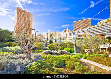 Idilliaco parco verde e paesaggio urbano di Monte Carlo vista Foto Stock