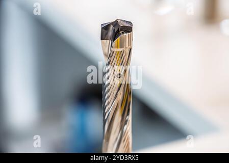 Utensili speciali per punte da trapano. Taglierine. Foratura di acciaio in ghisa su macchine cnc. Trapani con inserti di taglio per la lavorazione su torni e mi Foto Stock