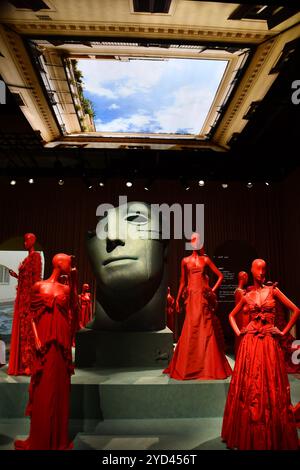 Forever Valentino Exhibition al M7 Design and Technology Museum di Doha, Qatar Foto Stock