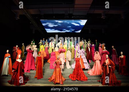 Forever Valentino Exhibition al M7 Design and Technology Museum di Doha, Qatar Foto Stock