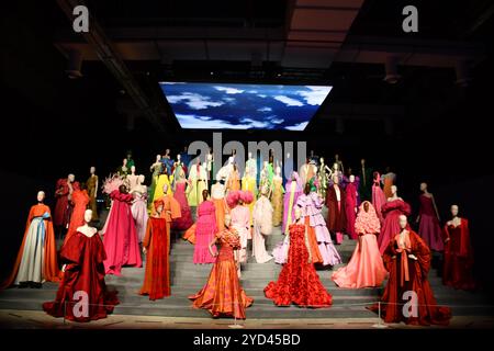 Forever Valentino Exhibition al M7 Design and Technology Museum di Doha, Qatar Foto Stock