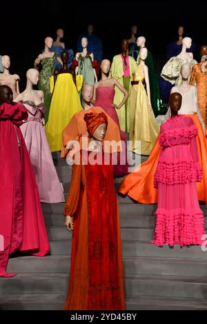 Forever Valentino Exhibition al M7 Design and Technology Museum di Doha, Qatar Foto Stock