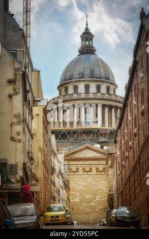 Rianimare la grandezza: Il Pantheon di Parigi e la sua cupola come visto nel 2013 durante i lavori di restauro Foto Stock