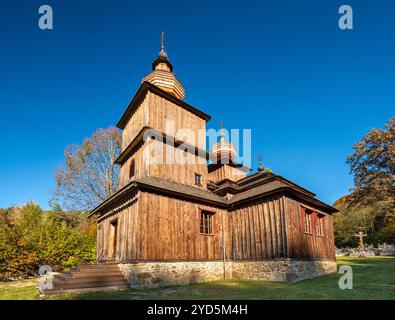 Chiesa di Santa Paraskeva, greco-cattolico, 1705, nel villaggio di Dobroslava, vicino a Svidnik, regione di Prešov, Slovacchia Foto Stock