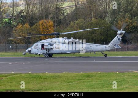 168589 US Navy Sikorsky MH-60S Sea Hawk Helicopter in attesa di decollo dall'aeroporto di Edimburgo Foto Stock