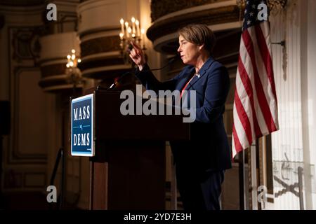 Boston, Massachusetts, USA 13 giugno 2024 il governatore del Massachusetts Maura Healey alla 25a cena annuale del Mass Dems al Copley Plaza Hotel di Boston il 13 giugno 2024. (Rick Friedman ) Foto Stock