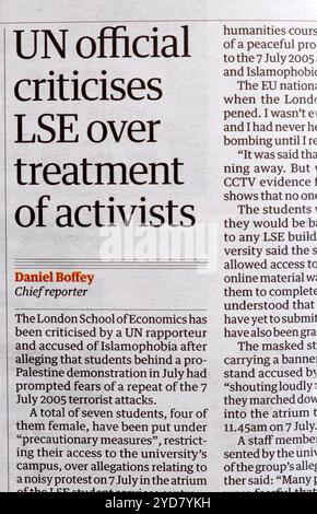 "Il funzionario delle Nazioni Unite critica l'LSE sul trattamento riservato agli attivisti" il giornale Guardian titola la manifestazione in Palestina articolo 21 ottobre 2024 Londra Regno Unito Foto Stock