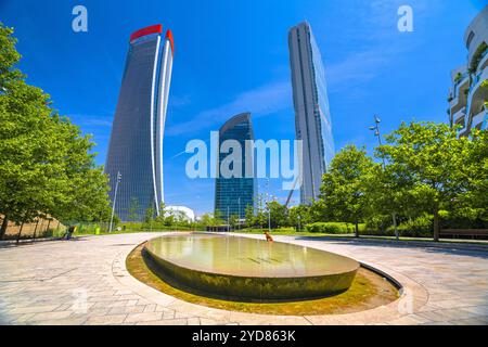 Vista sui grattacieli tre Torri del quartiere degli affari di Milano Foto Stock