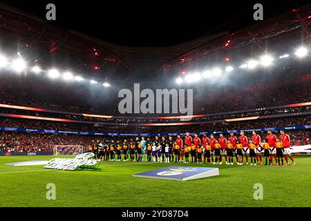 Lisboa, Portogallo. 23 ottobre 2024. SL Benfica e Feyenoord prima dell'inizio della partita di fase MD3 di UEFA Champions League 2024/25 tra SL Benfica e Feyenoord all'Estadio da Luz. Punteggio finale; SL Benfica 1 : 3 Feyenoord. (Foto di David Martins/SOPA Images/Sipa USA) credito: SIPA USA/Alamy Live News Foto Stock