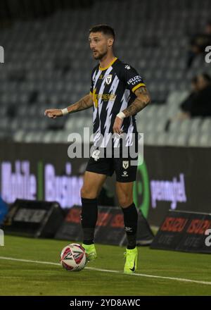 Leumeah, Australia. 25 ottobre 2024. Marin Jakolis del MacArthur FC visto in azione durante il secondo turno di Isuzu UTE A-League 2024-25 tra MacArthur FC e Newcastle Jets FC al Campbelltown Stadium di Leumeah. Punteggio finale; MacArthur 1: 2 Newcastle Jets. Credito: SOPA Images Limited/Alamy Live News Foto Stock