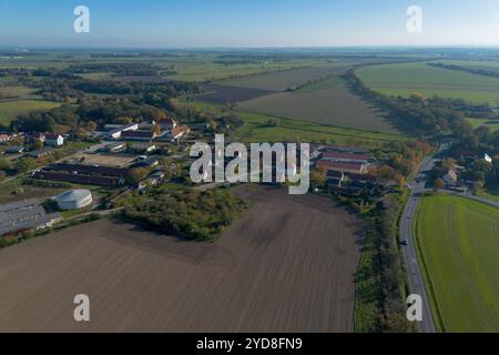 Dorf Stroga Der Ort Stroga bei Großenhain im Landkreis Meißen Luftaufnahme mit einer Drohne Stroga Sachsen Deutschland *** Stroga Village il villaggio di Stroga vicino a Großenhain nel distretto di Meißen Vista aerea con un drone Stroga Sassonia Germania Daniel Wagner Foto Stock