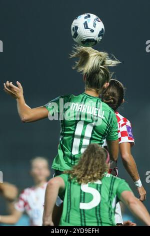 Varazdin, Croazia. 25 ottobre 2024. Prima partita di qualificazioni aggiuntive per il Campionato europeo di calcio femminile, tra Croazia e Irlanda del Nord, allo stadio Andjelko Herjavec, a Varazdin, Croazia, il 25 ottobre 2024. Foto: Luka Batelic/PIXSELL credito: Pixsell/Alamy Live News Foto Stock