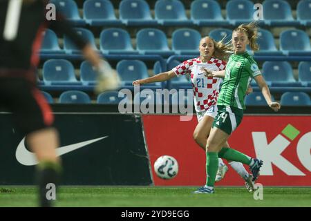 Varazdin, Croazia. 25 ottobre 2024. Ana Maria Markovic, croata in azione durante la prima partita di qualifiche supplementari per il Campionato europeo di calcio femminile, tra Croazia e Irlanda del Nord, allo stadio Andjelko Herjavec, a Varazdin, Croazia, il 25 ottobre 2024. Foto: Luka Batelic/PIXSELL credito: Pixsell/Alamy Live News Foto Stock