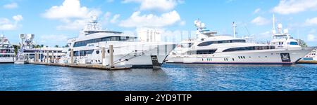 Fort Lauderdale, Florida, Stati Uniti d'America - 20 Settembre 2019: Luxury Yacht ormeggiati a Marina in Fort Lauderdale Foto Stock