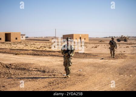 Soldati dell'esercito degli Stati Uniti della Charlie Company, 1st Battalion, 181st Infantry Regiment, 44th Infantry Brigade Combat Team, assegnati al Combined Joint Task Fo Foto Stock