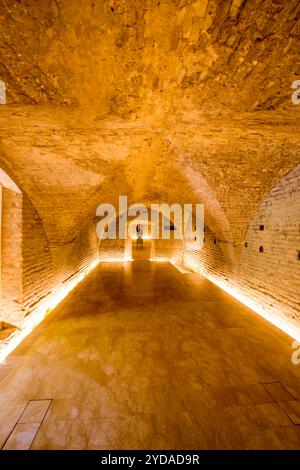 Cisterna sotterranea nel Real Alcazar (Palazzo reale) del X secolo, sito patrimonio dell'umanità dell'UNESCO, Siviglia, Andalusia, Spagna. Foto Stock