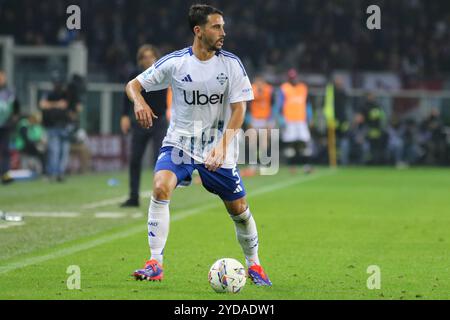 Torino, Italia - 24 ottobre 2024: Edoardo Goldaniga di Como durante la partita di serie A tra Torino FC-Como allo Stadio Olimpico grande Torino di Torino (foto di Maurizio Valletta/alamy.com) Foto Stock