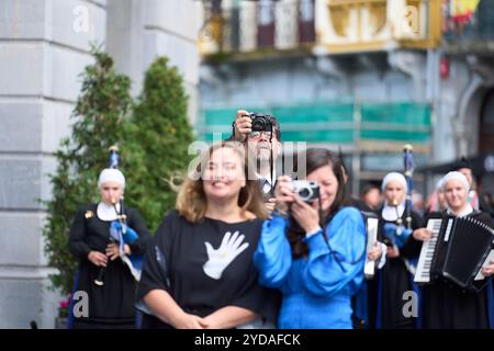 Oviedo, Spagna. 25 ottobre 2024. Magnum Photos, Princess of Asturias Award 2024 per Concord Arrival al Campoamor Theatre per la cerimonia durante Princess of Asturias Awards 2024 il 25 ottobre 2024 a Oviedo, Spagna. Crediti: Album/Alamy Live News Foto Stock