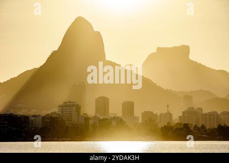 Tramonto alla laguna di Rodrigo de Freitas Foto Stock