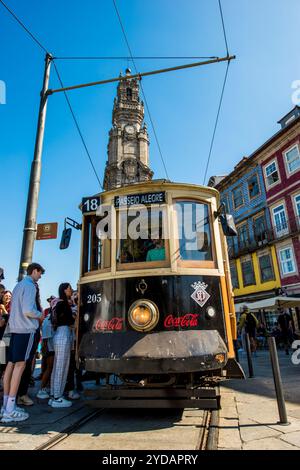 Tram pubblico, Porto, Portogallo. Foto Stock