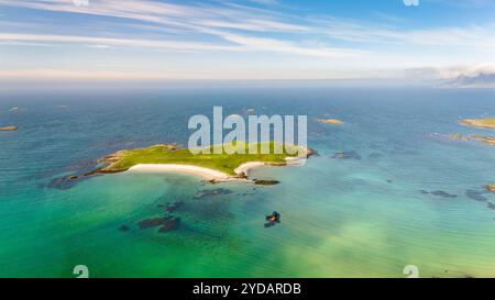 Norwegian Island's Hidden Gem, Kolbeinsanden Beach, Lofoten Foto Stock