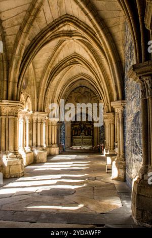 Cattedrale di Santa Maria di Porto o Cattedrale di Porto (se do porto), Porto, Portogallo. Foto Stock