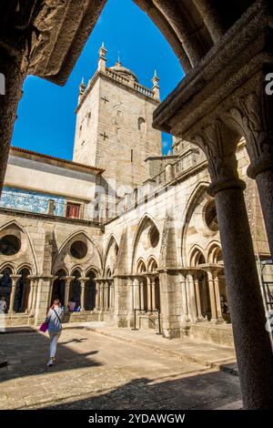 Cattedrale di Santa Maria di Porto o Cattedrale di Porto (se do porto), Porto, Portogallo. Foto Stock