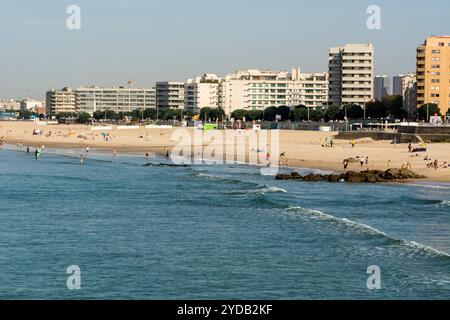 Praia de Matosinhos (spiaggia di Matosinhos) vicino al forte di San Francesco Saverio, Porto, Portogallo. Foto Stock