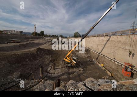 Gru per veicoli in lavori di costruzione Foto Stock