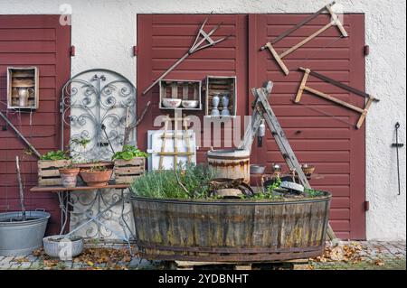 Collezione di curiosità dal birrificio Mohren inn di Leutkirch, Allgaeu, Baviera, Germania, Europa Foto Stock