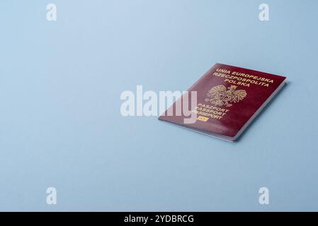 Passaporto internazionale cartaceo di un cittadino polacco Foto Stock